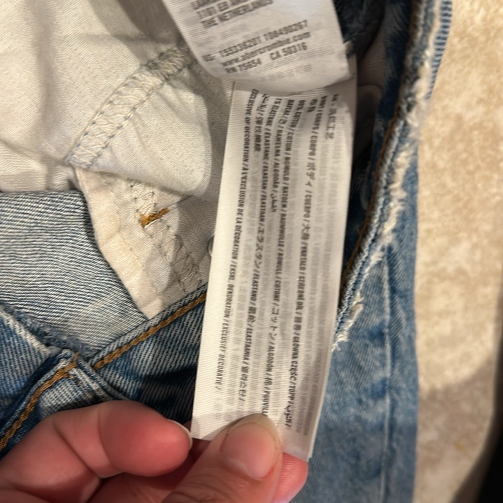 Abercrombie and Fitch Curve Love High Rise Mom Jeans Destroyed 6S - Picture 3 of 6